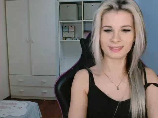 KristineNatural webcam