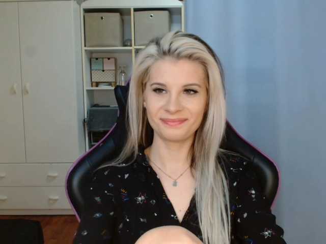 KristineNatural's BongaCams show and profile