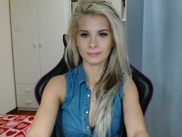 KristineNatural live cam on BongaCams