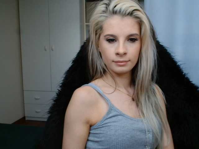 KristineNatural live cam on BongaCams