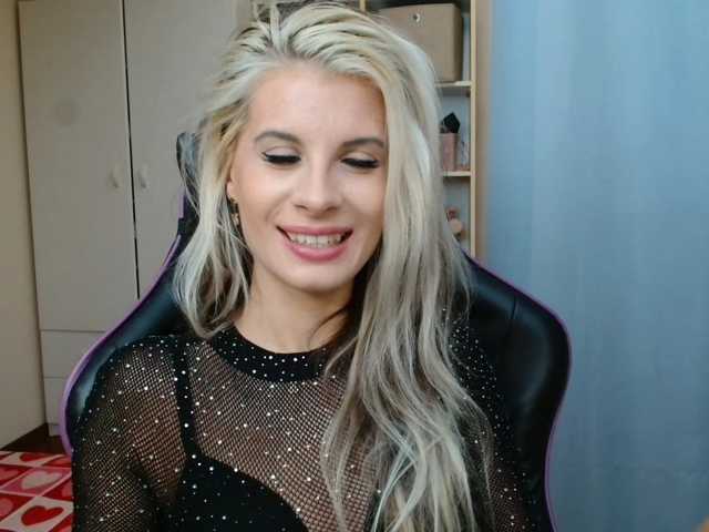 KristineNatural live cam on BongaCams