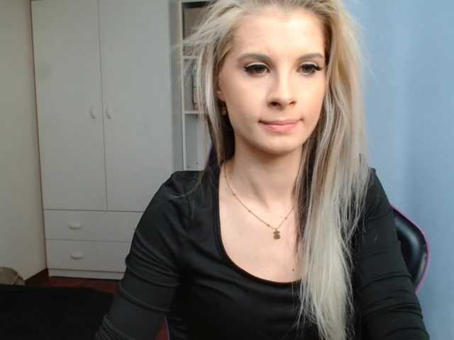 KristineNatural live cam on BongaCams