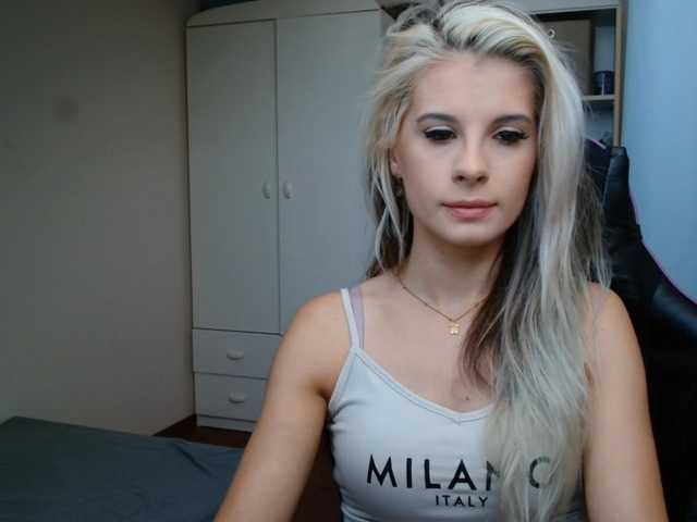 KristineNatural live cam on BongaCams
