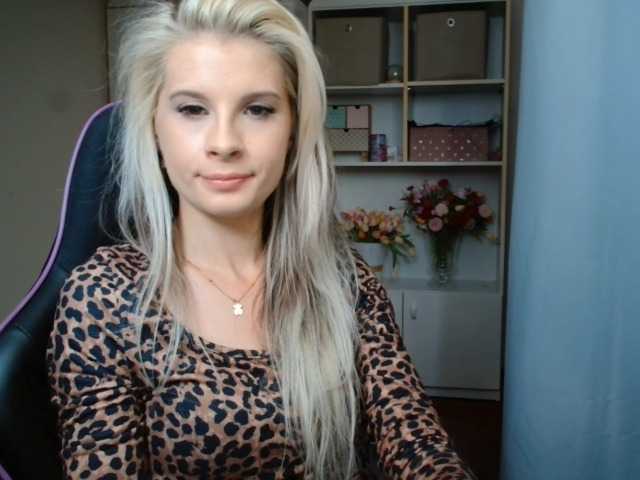 KristineNatural live cam on BongaCams