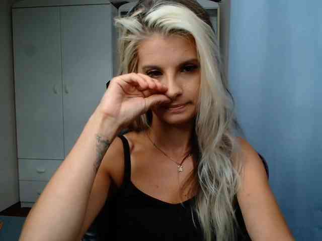KristineNatural webcam