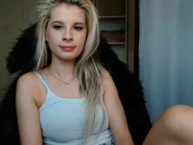 KristineNatural webcam