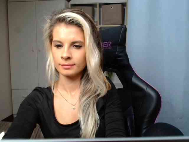 KristineNatural webcam