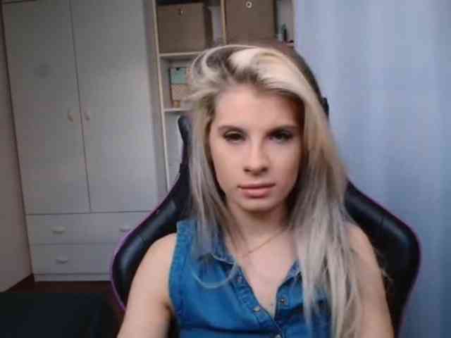 KristineNatural webcam