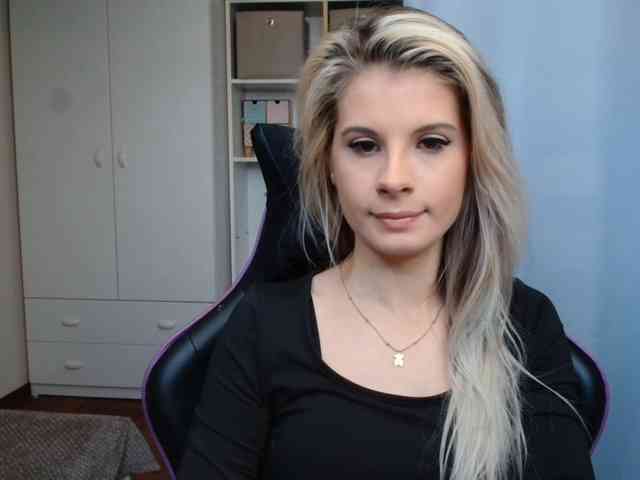 KristineNatural webcam
