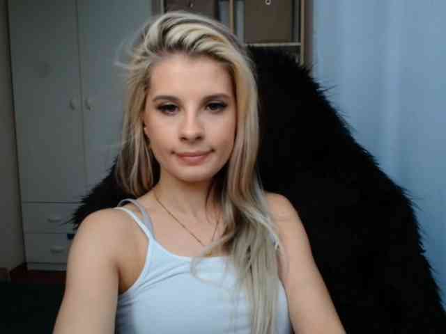 KristineNatural webcam