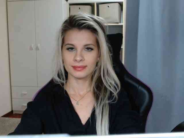 KristineNatural webcam