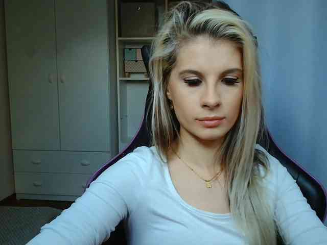 KristineNatural webcam