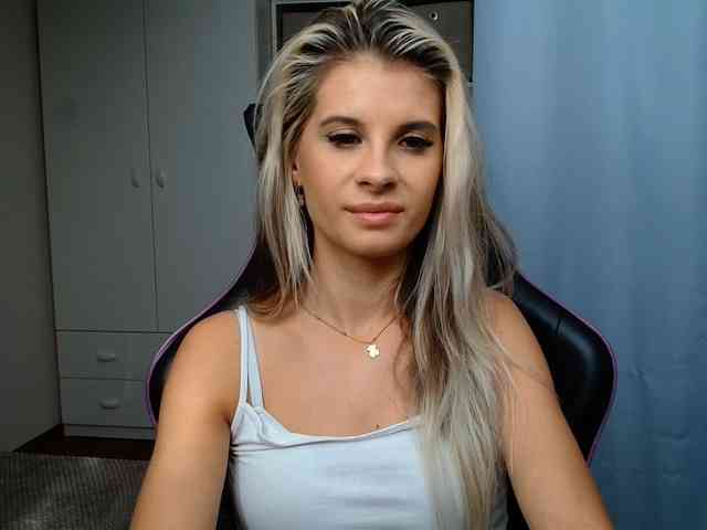 KristineNatural webcam