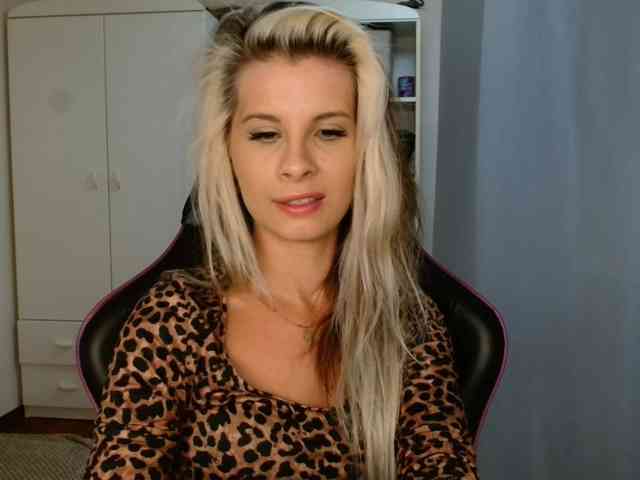 KristineNatural webcam