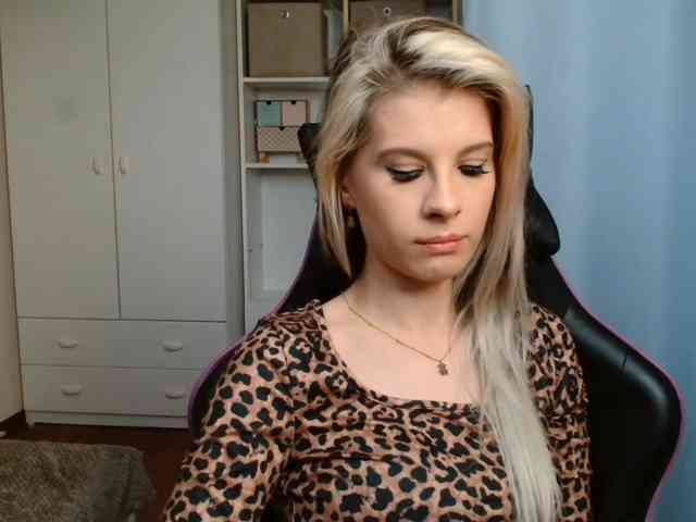 KristineNatural webcam