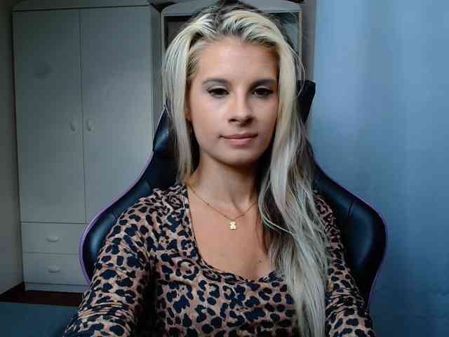 KristineNatural webcam
