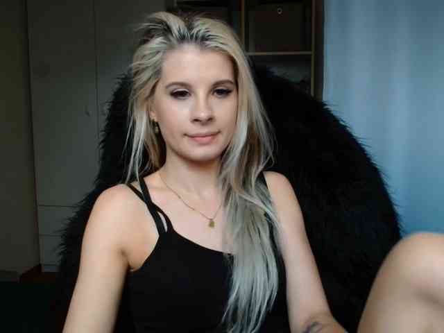 KristineNatural webcam