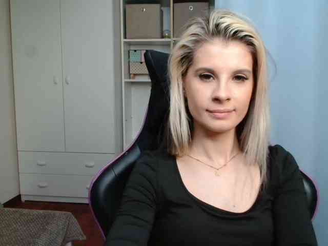 KristineNatural webcam