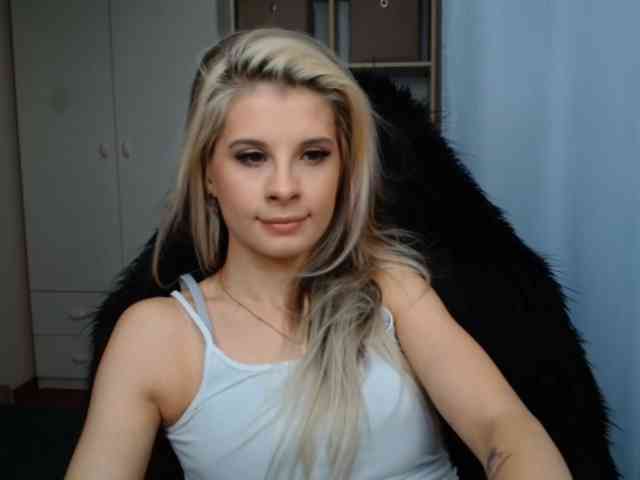 KristineNatural webcam