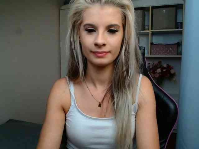 KristineNatural webcam