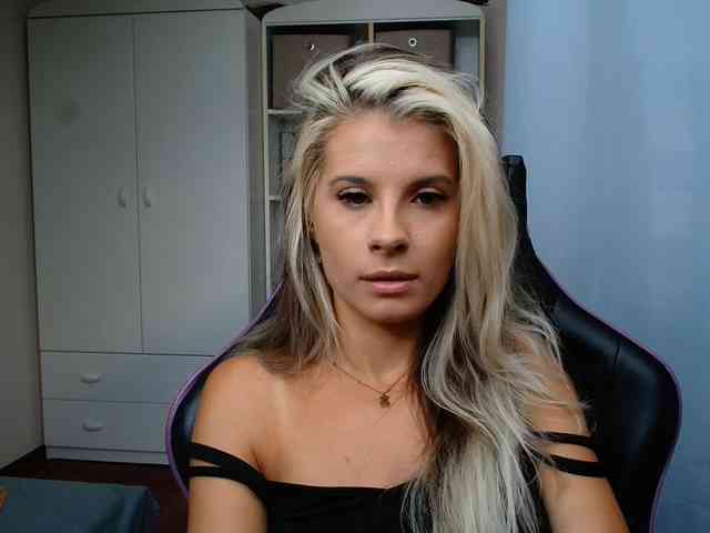 KristineNatural webcam