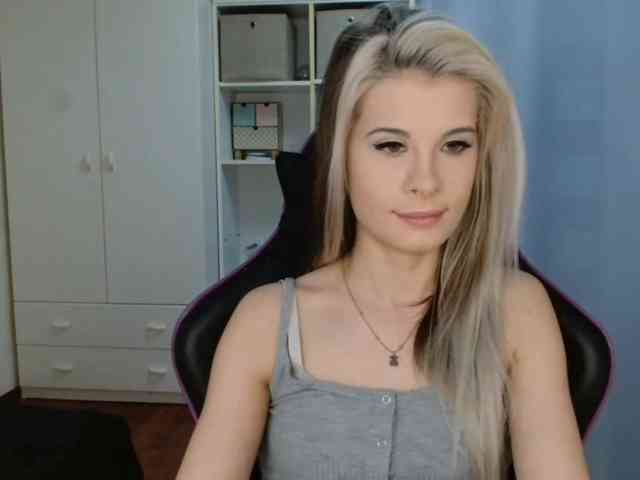 KristineNatural webcam