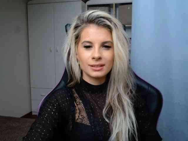 KristineNatural webcam