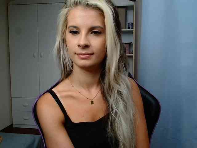KristineNatural webcam