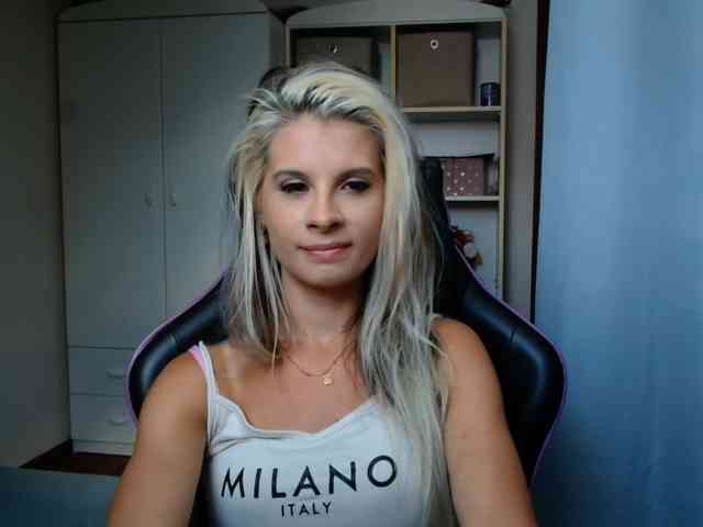 KristineNatural webcam