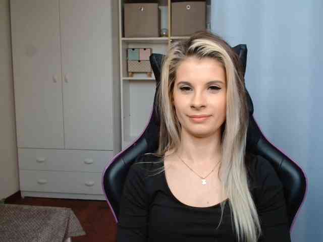 KristineNatural webcam