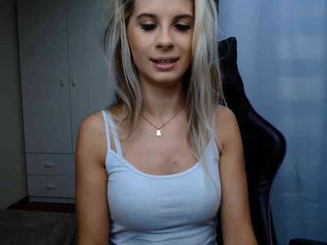 KristineNatural webcam