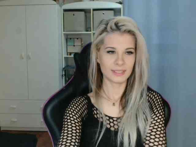 KristineNatural webcam