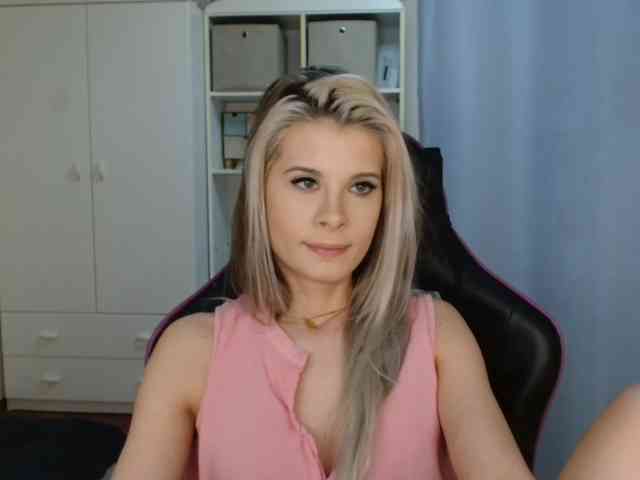 KristineNatural webcam