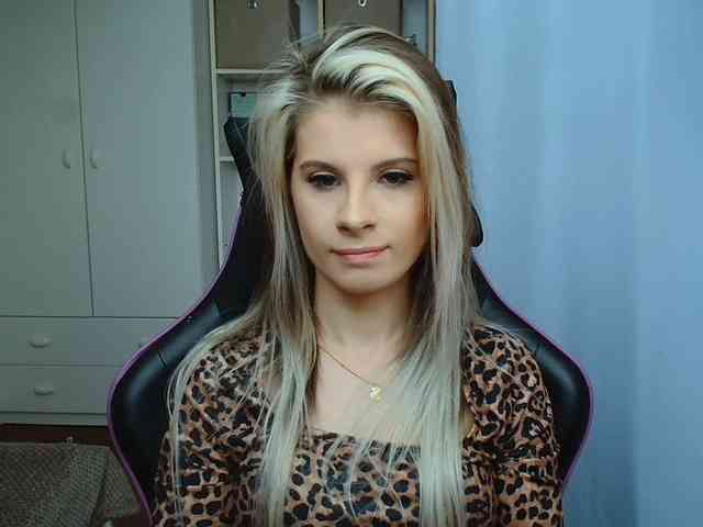 KristineNatural webcam
