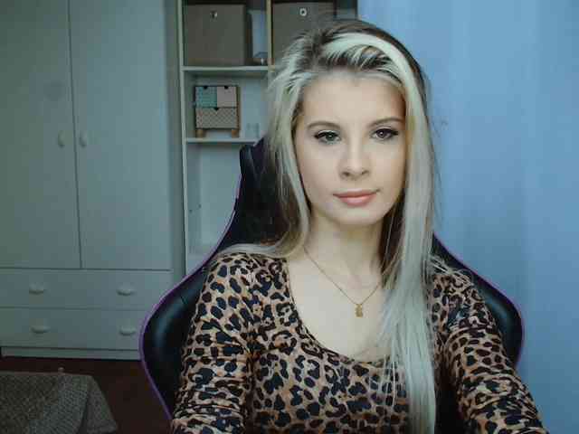 KristineNatural webcam