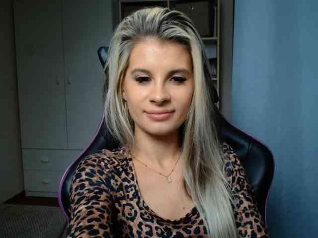 KristineNatural webcam