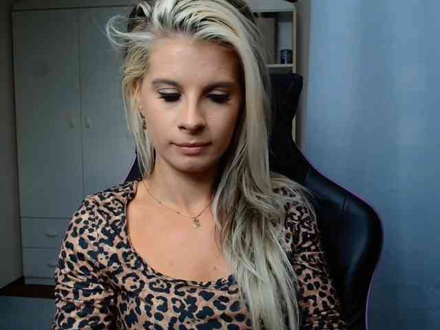 KristineNatural webcam