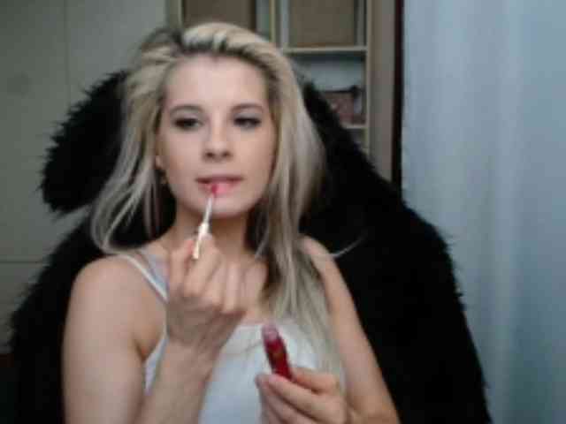 KristineNatural webcam