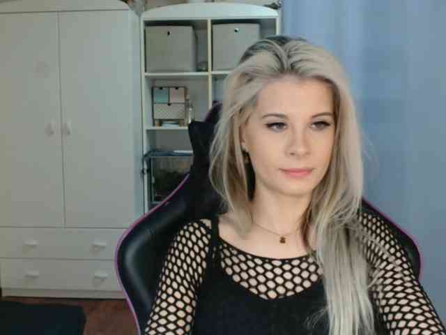 KristineNatural webcam