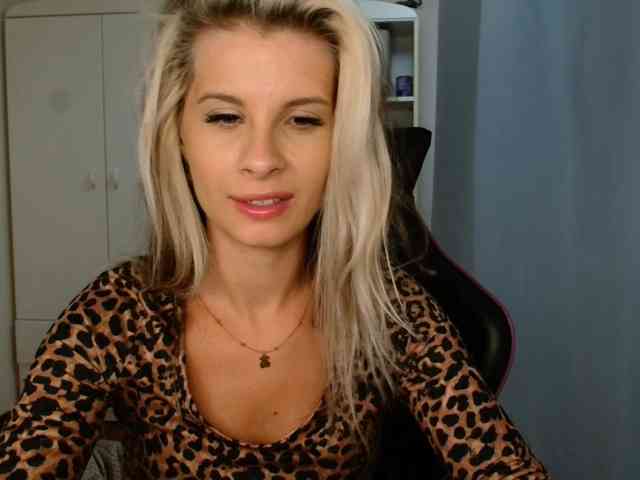 KristineNatural webcam