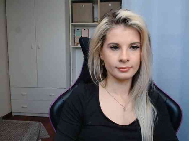 KristineNatural webcam