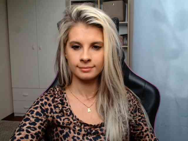 KristineNatural webcam