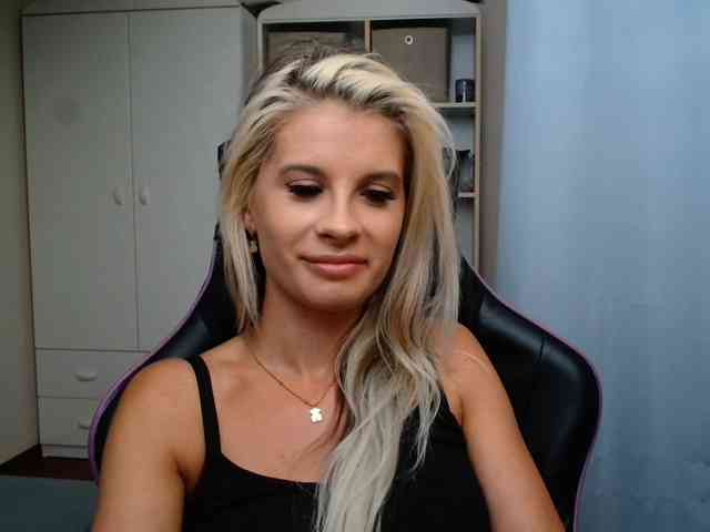 KristineNatural webcam