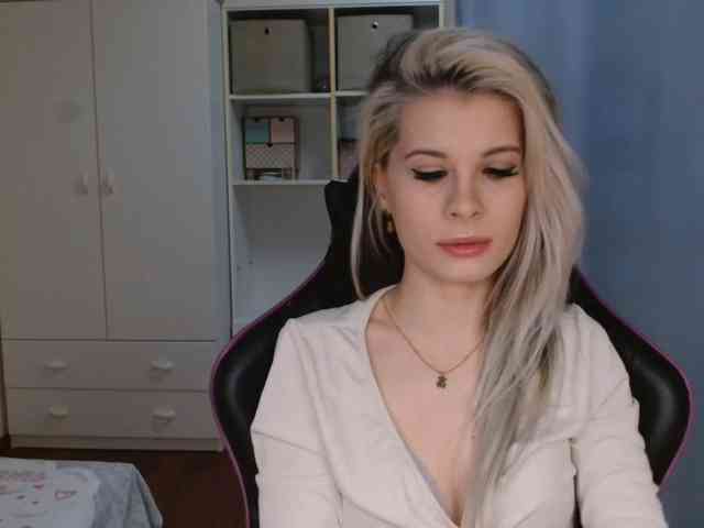 KristineNatural webcam