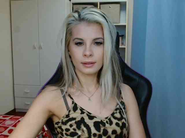 KristineNatural webcam