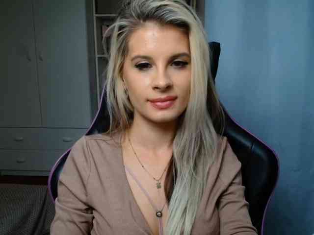 KristineNatural webcam