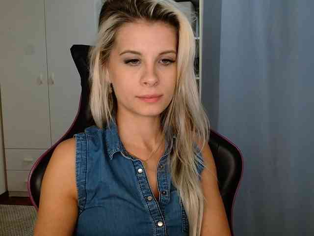 KristineNatural webcam