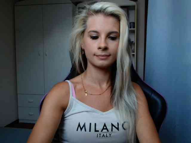 KristineNatural webcam