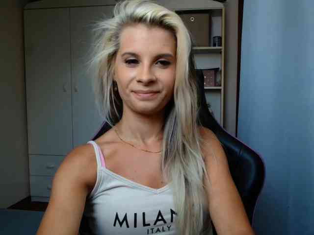 KristineNatural webcam