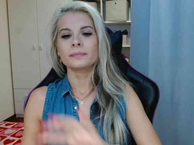 KristineNatural webcam
